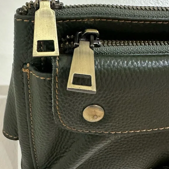 Loyofun Unisex Green Leather Belt Bag With Adjustable Waist Strap - Picture 3 of 12